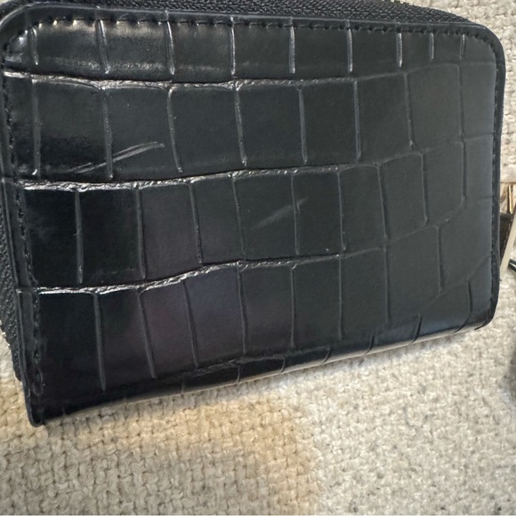 NWT Victoria’s Secret Croc Embossed Wallet - Picture 3 of 4